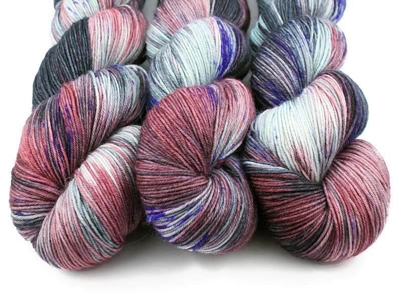 HauntedHouse1 Haunted House Diva Sock Star Handgeverfde Sokkenwol / Sokkengaren