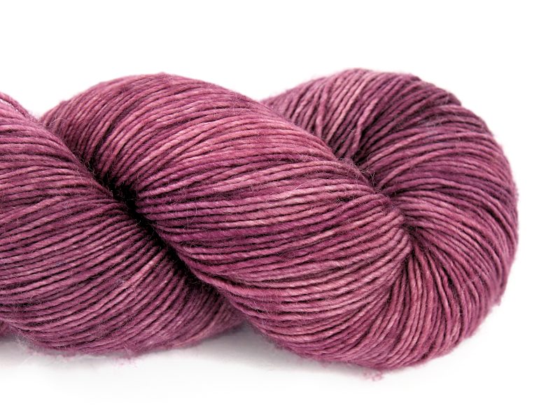 GlowingGrapes_SSi_1 Glowing Grapes Diva Sock Single Handgeverfd Garen